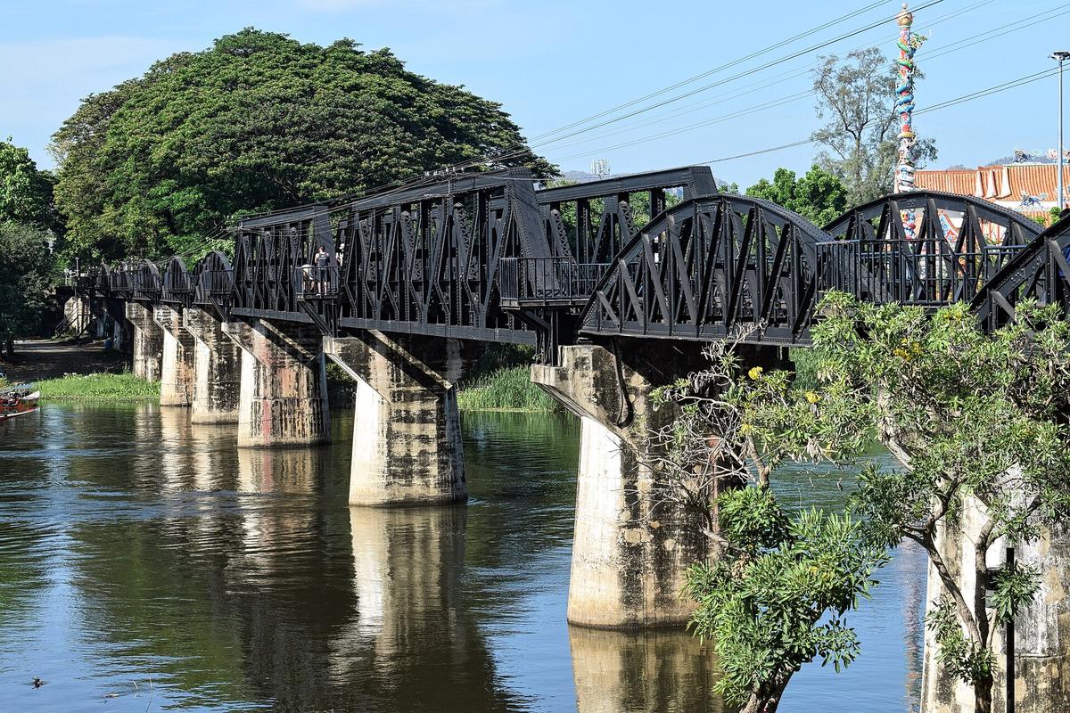 Kanchanaburi bridge river Kwai